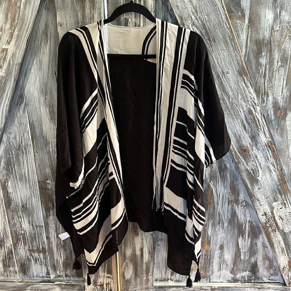 Brand new B/W cover up kimono